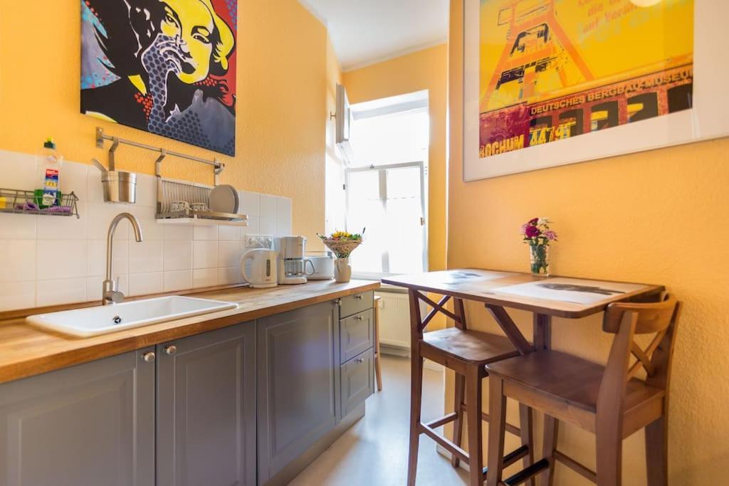 Zentrale Altbauwohnung Im Helmholtzkiez Appartamento Berlino